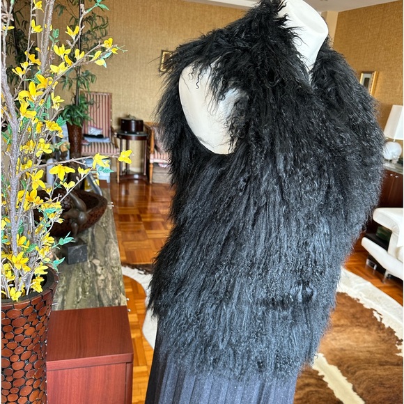 SOLDNew MICHAEL Michael KORS 100% Real Mongolian Shaggy Curly Lamb fur VEST .s S - Picture 3 of 13